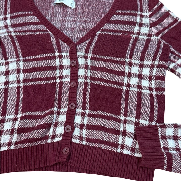 ♥️ Hollister Burgundy White Plaid Cropped Cardigan Size S - Picture 4 of 11